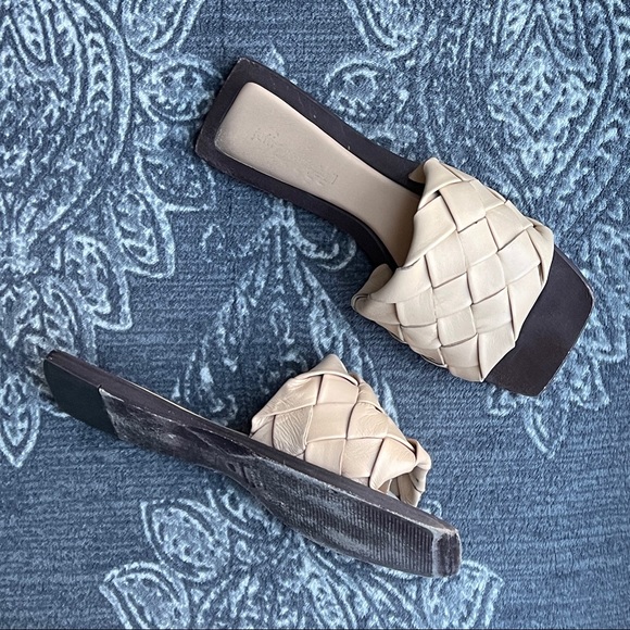 Jeffrey Campbell Brown Costello Slide Sandal in Natural Size 6/37 - Picture 1 of 9